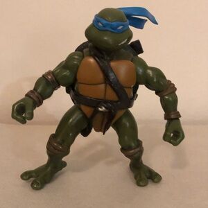 Share Teenage Mutant Ninja Turtles Leonardo Action Figure 2002. Mirage Playmates